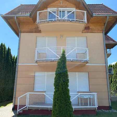 Arnyas Haz Апартаменты *